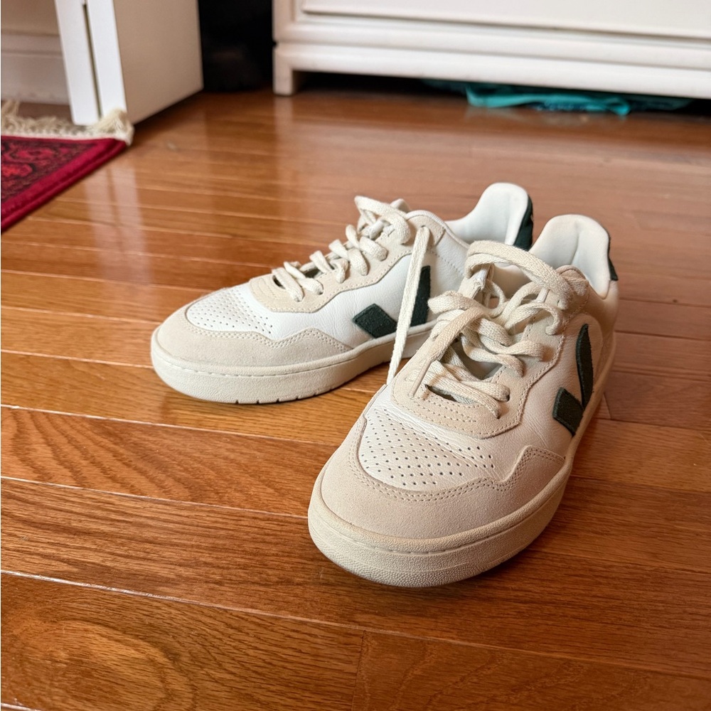 Veja green and white Sneakers